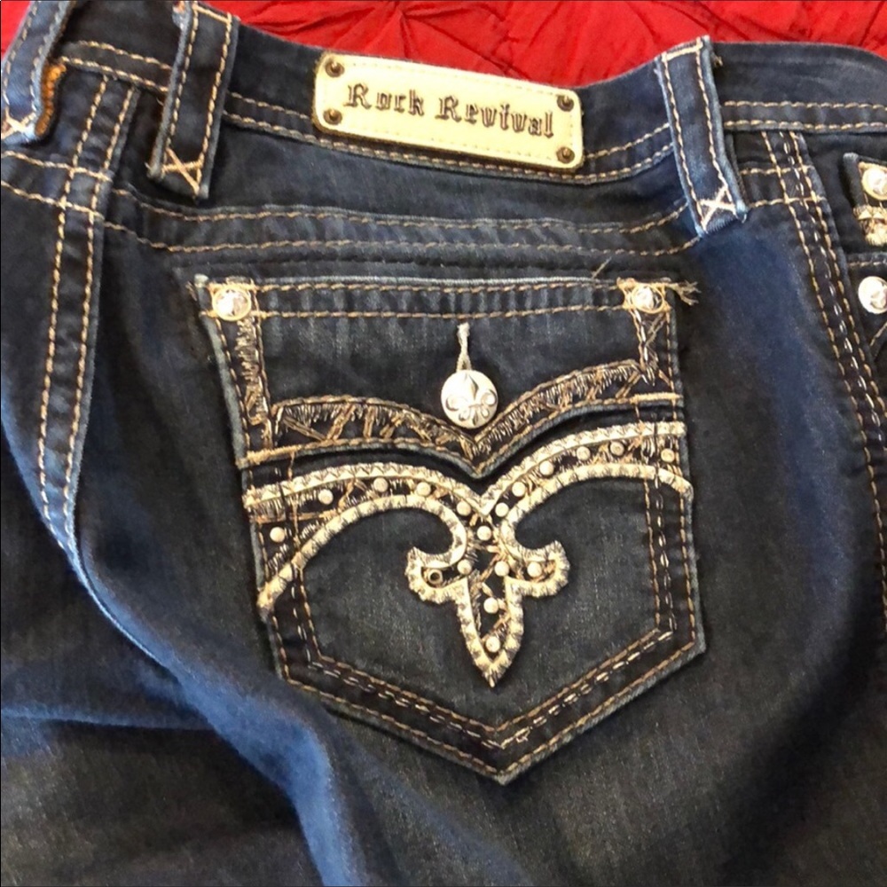 Rock Revival 31 Maisky Dark Wash Easy Crop Jeans